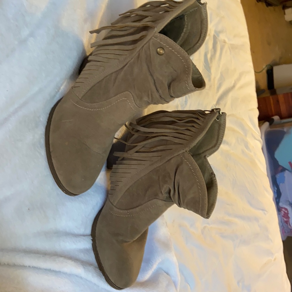 Precious, tan, fringed booties
